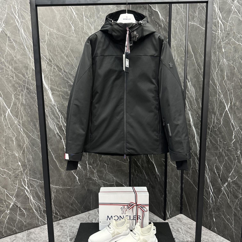 Ba*len*cia*ga down coat